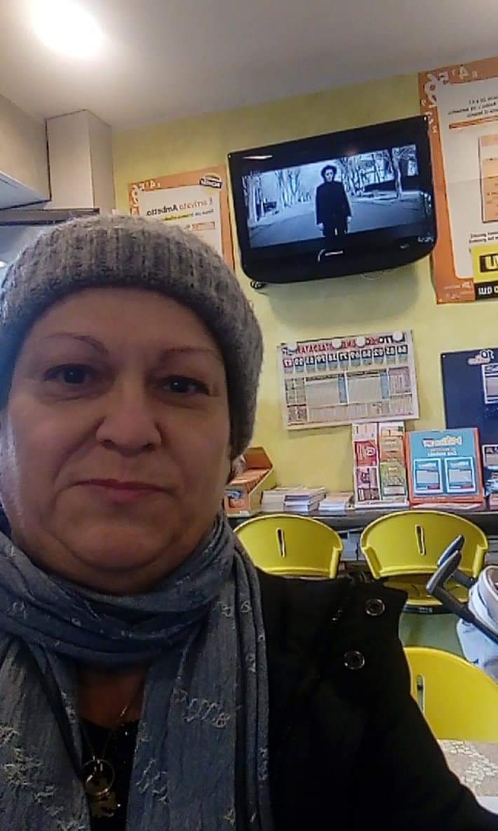 Luciana131263's tweet photo. Buon pomeriggio lupi..prima ero al bar x colazione..mi giro e mi becco sempre il video di Ermal Meta 😍😍😍😍
#AlBarColazione
#ErmalMeta 
#Buonpomeriggio
#VideoErmalMeta
#VietatoMorire 
#NonMiAveteFattoNiente https://t.co/XcgXjJFksy