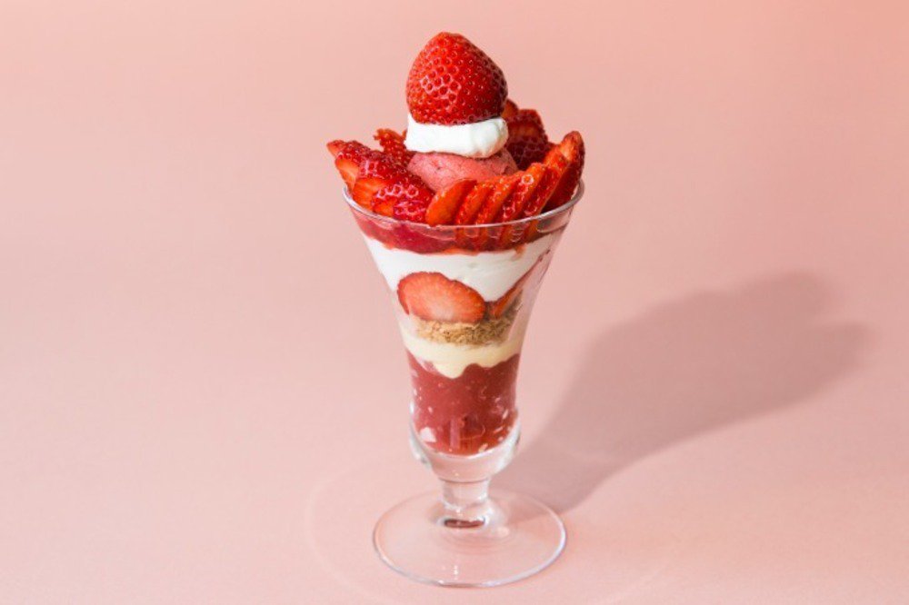 fashionpressnet's tweet image. J.S. パンケーキカフェの“苺スイーツ”、苺パンケーキやあまおうパフェ - 先行試食会＆ブッフェも - fashion-press.net/news/37050