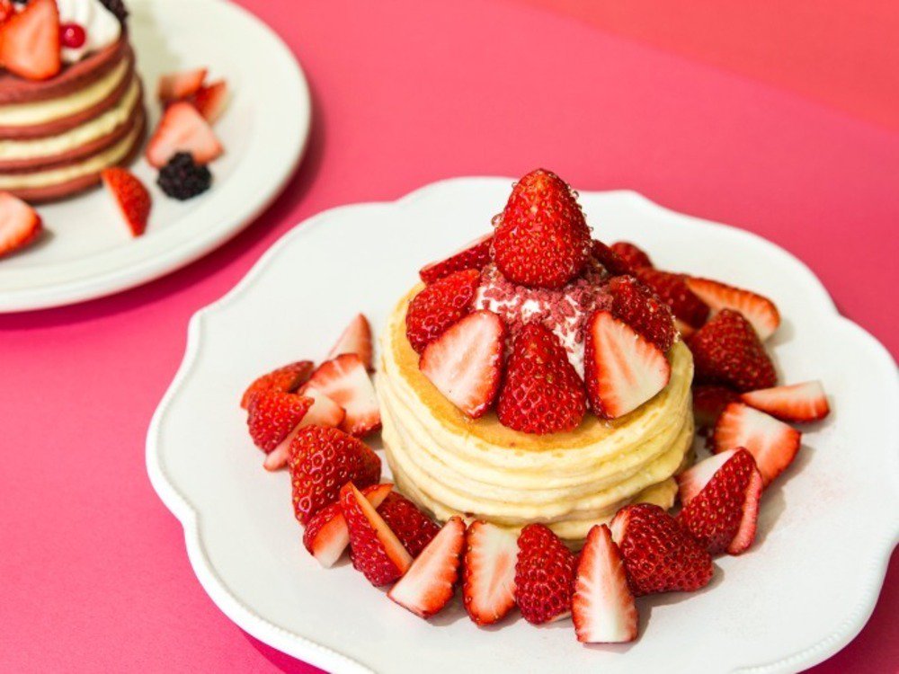 fashionpressnet's tweet image. J.S. パンケーキカフェの“苺スイーツ”、苺パンケーキやあまおうパフェ - 先行試食会＆ブッフェも - fashion-press.net/news/37050