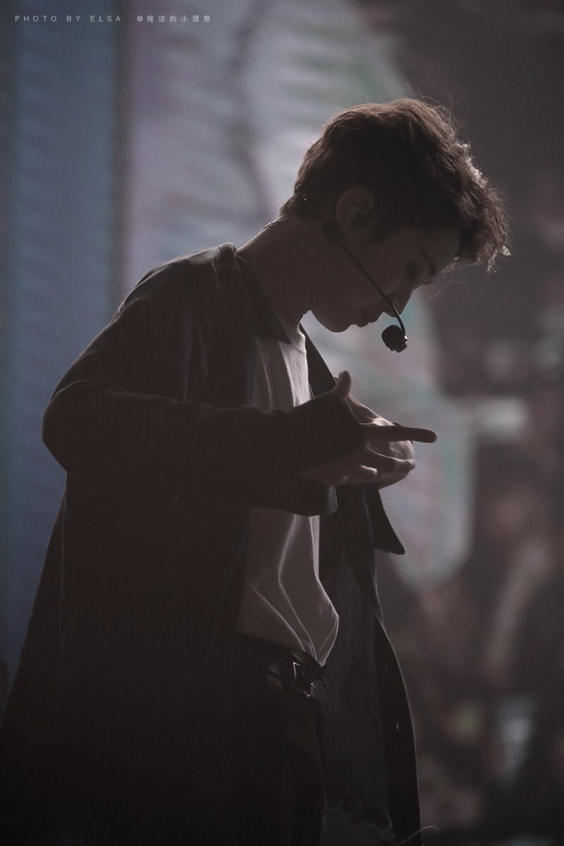 only4KuanLin's tweet photo. Taipei FM 171006
Hi~big boss
#라이관린 #赖冠霖 #Laikuanlin #WANNAONE #LaiGuanlin #賴冠霖 https://t.co/TQYCSfSXv9