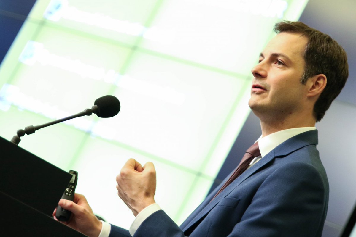 GhentSW's tweet photo. At the conference of Mobility of the future,we're welcoming Alexander De Croo, Deputy prime minister and minister of digital agenda!Join us https://t.co/VphauKH474 #motf18 #mobilityofthefuture #conference https://t.co/TgXby8s4fX