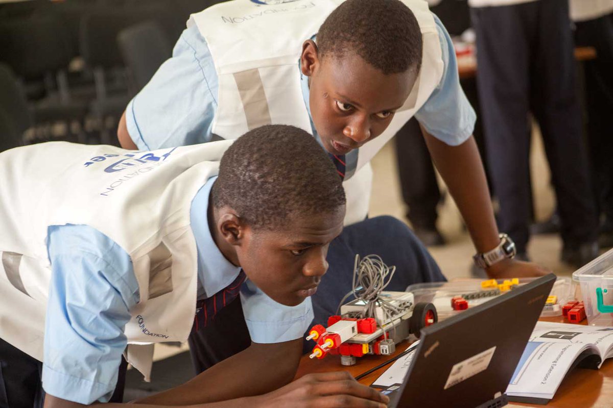 bena_mulash's tweet photo. Building future engineers with Airbus Little Engineer Space Workshop at Sunshine Secondary School, Nairobi, Kenya, on the 23rd of January, 2018.
@tlelebanon @AirbusFdn @TravelTelescope @smurabana @Kiyengdenno
#STEM #airbusfoundation #thelittleengineer #thetravellingtelescope https://t.co/Rx1wvab1tE