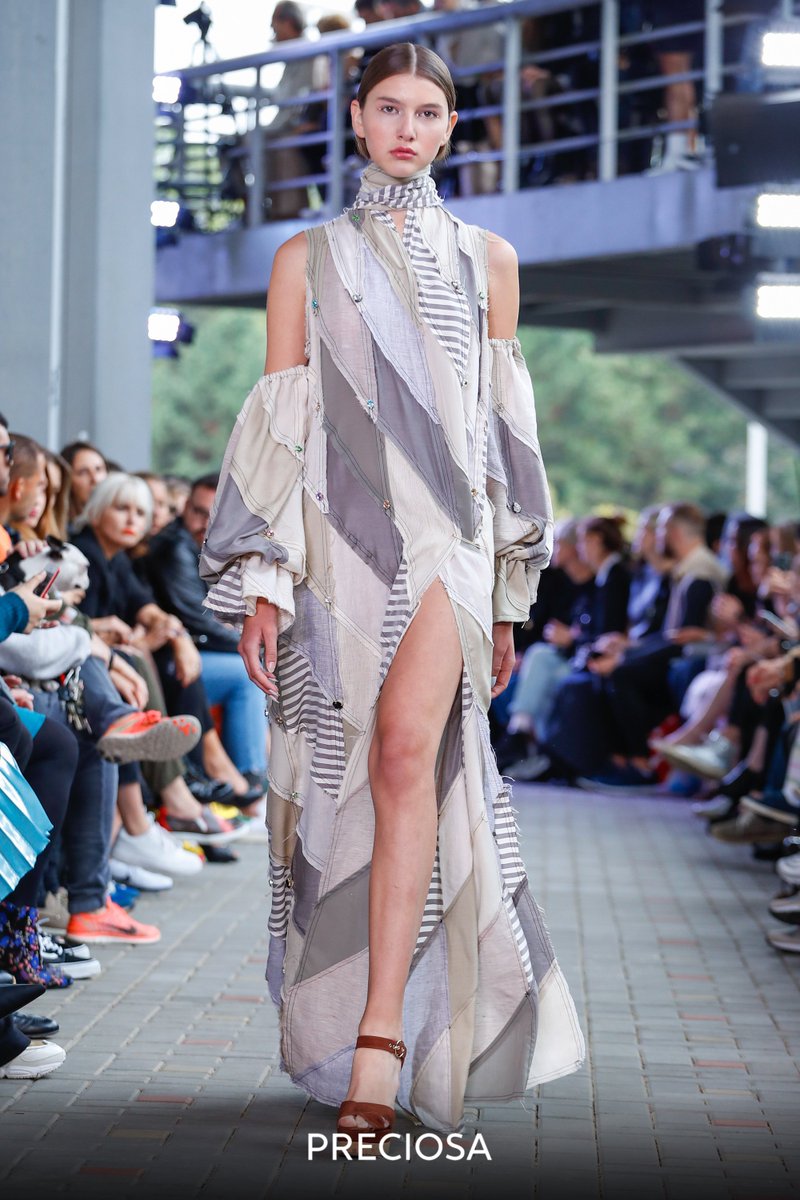 Preciosa partner MIRO SABO has a new collection, and naturally, it's fabulous. “Part of my latest collection consists of clothes composed of even ten different types of fabric – the rest is coutured with silk dupion, silk velvet and flax,” says Sabo #crystalsbypreciosa