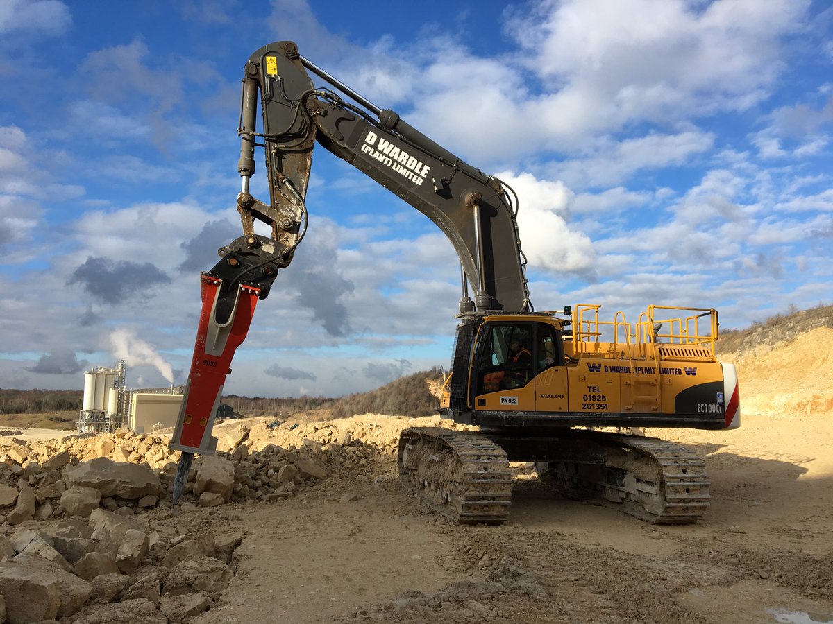 WardlePlant's tweet photo. Let’s get the paint off the new Rammer breaker @rammerofficial @Rammerhammerco @VolvoCE_EMEA https://t.co/ZwWHAgM1Zp