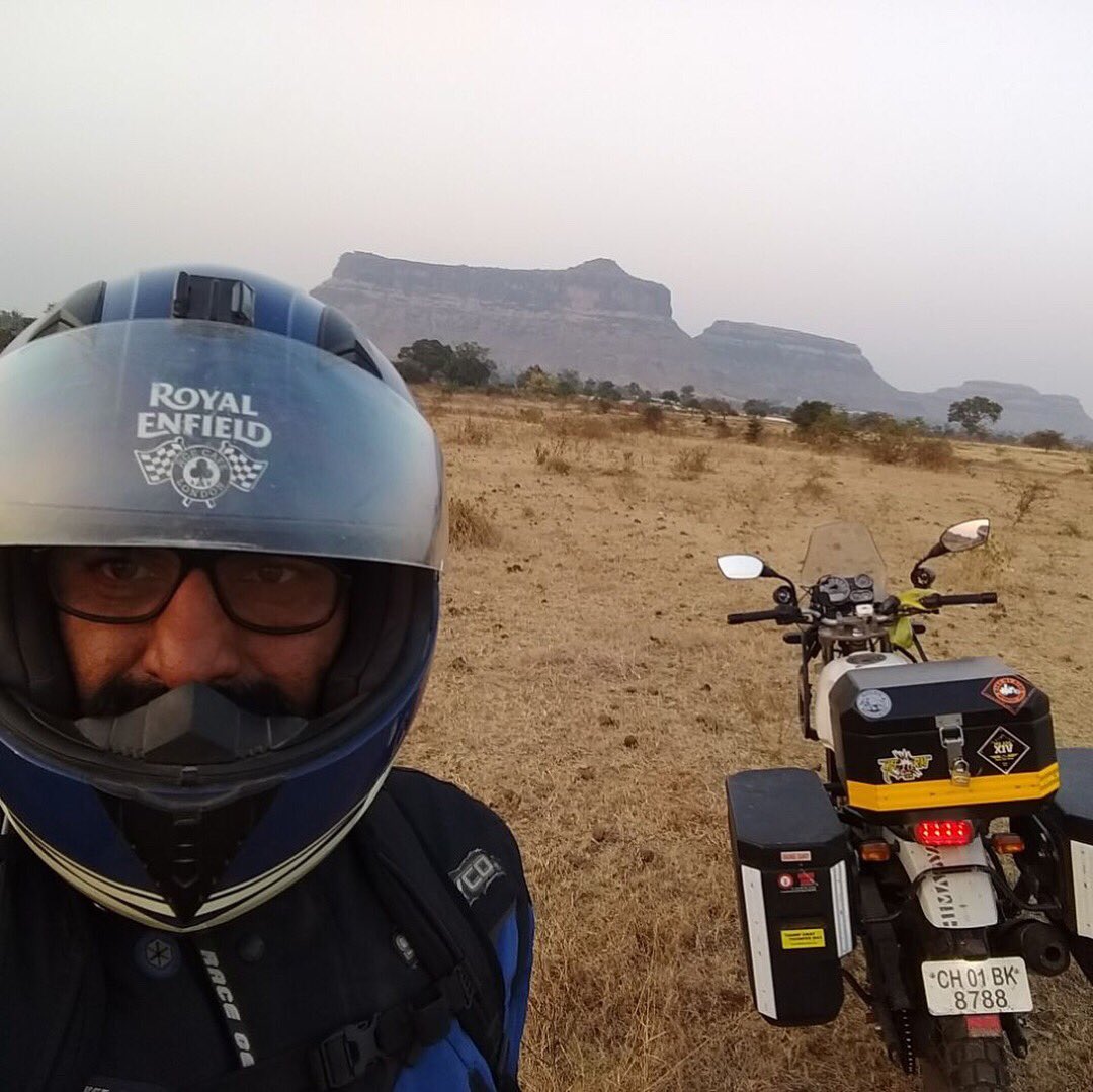 orangecandygear's tweet photo. And in the middle of nowhere we were greeted by the tabletop mountain. #orangecandypanniers #himalayan #motorcyclegear #motorcyclediaries #royalenfieldindia #travelontwowheels https://t.co/KpXSRdtLHq