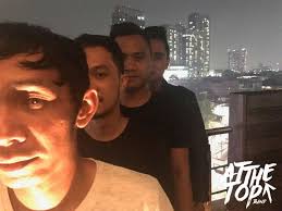 gen1031fmsby's tweet photo. @AtthetopBand  yang masih panas nih sobat gen lagunya Good Night Good Bye udah kamu dengerin #Ganas1031FM https://t.co/WpZK9gh65h