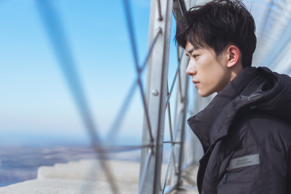 LoveeJacksonYEE's tweet photo. Missing you my boy
#JacksonYee 
cr. don't know😂 https://t.co/GHMrCjp5sC
