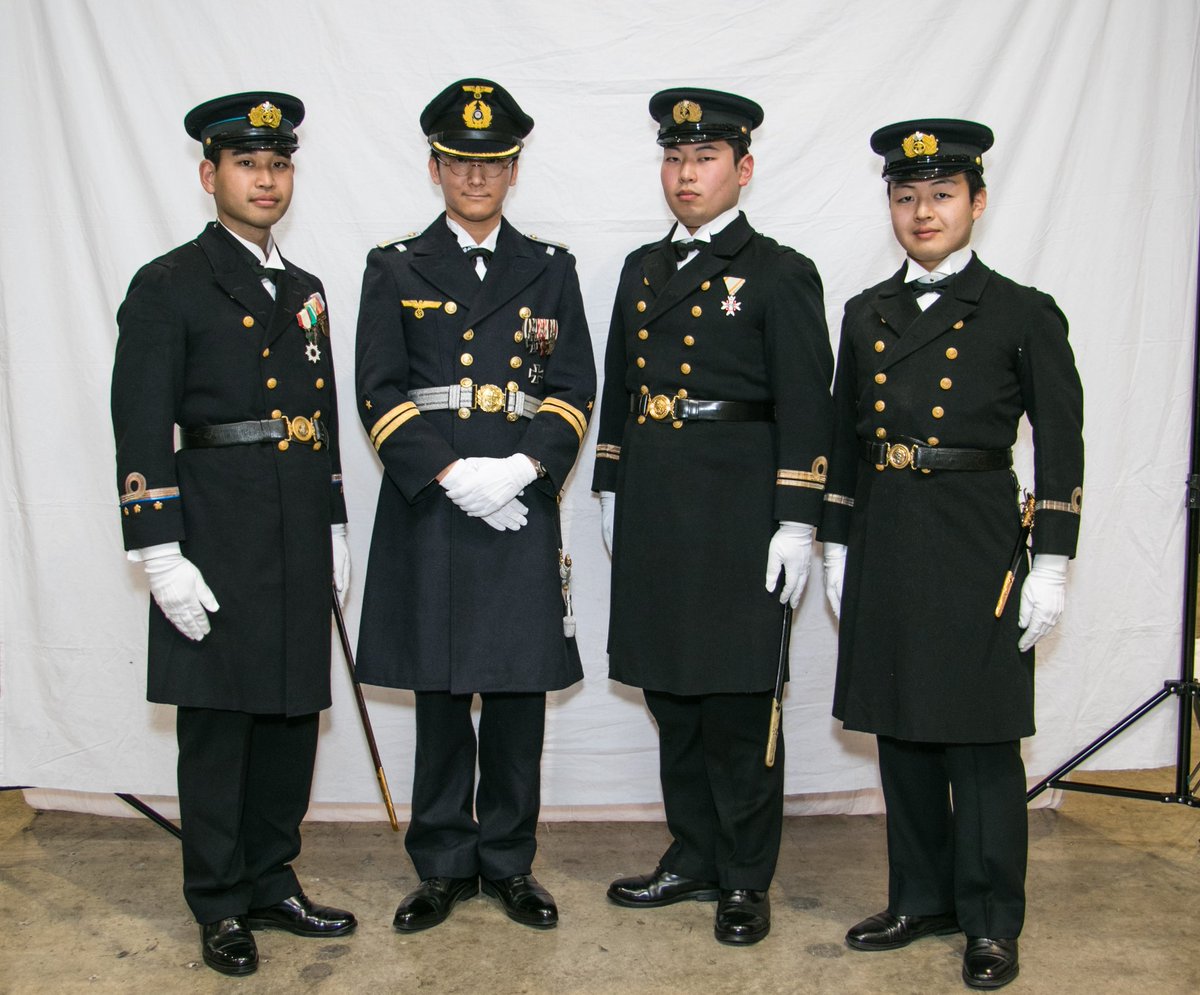 Twitter এ 鴉丸 昨日は日本海軍勢とも礼装合わせが撮れたのが嬉しい 見てて今更気が付きましたがドイツと違い日本は通常礼装だと肩章は付かないんですね 撮影 ココシガニキ Bs祭 砲雷撃戦 T Co 9pjfpr8msx ট ইট র