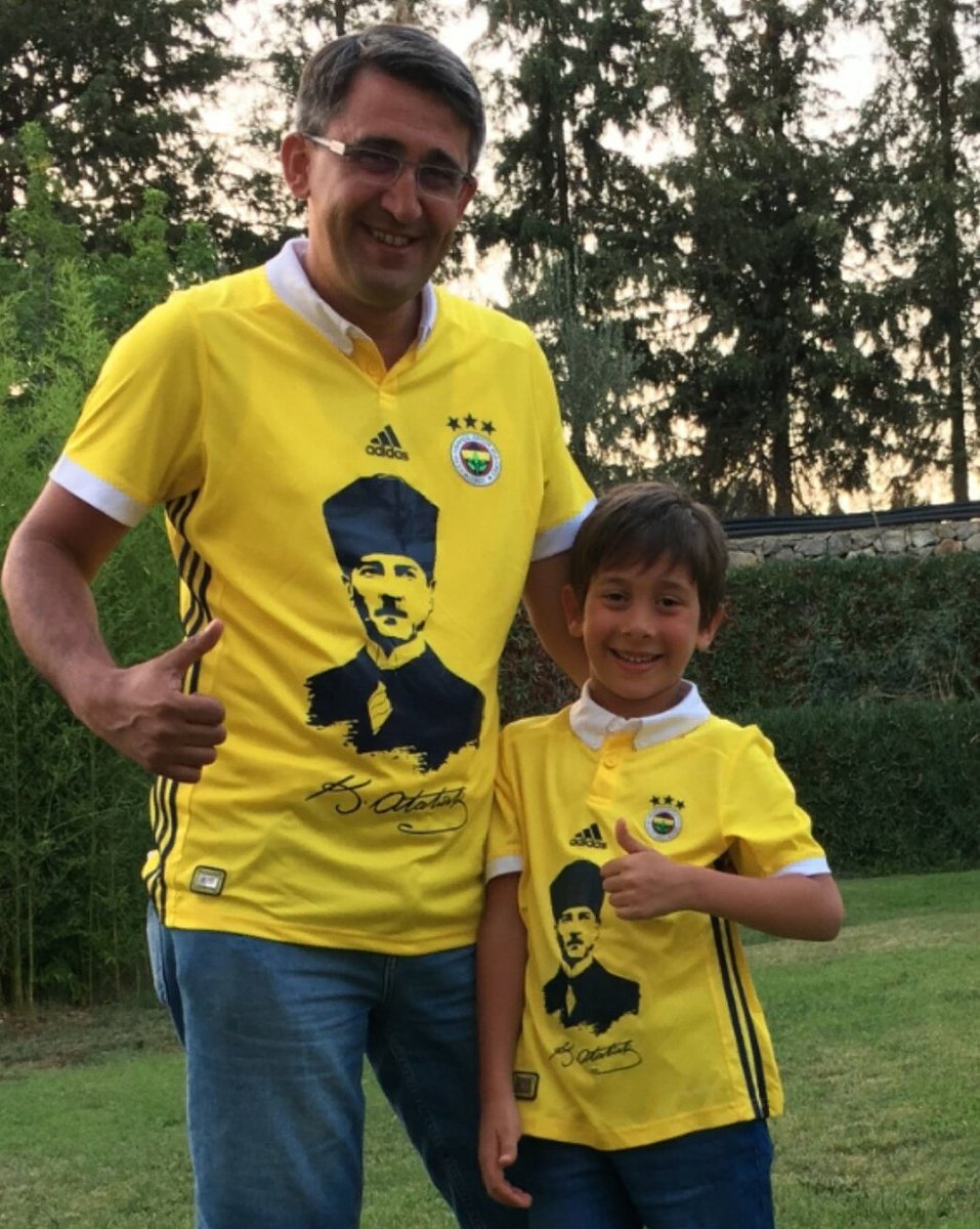 Benim yetişmekte olan en değerli varlığım.Fenerbahçenin geleceği bunlar ayıp yaaa insan biraz utanır. #yetistirmetaraftar