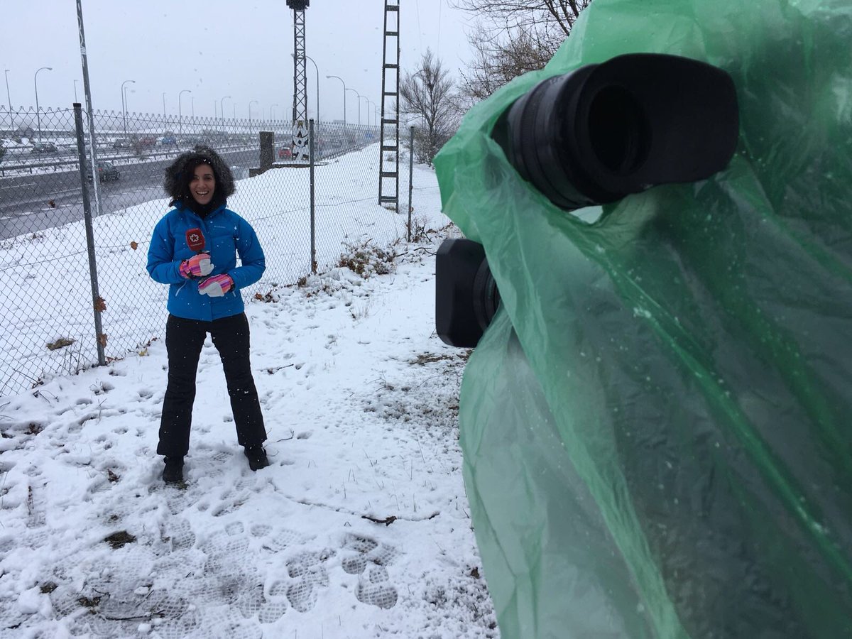 PilarAlmendralG's tweet photo. Sí,sí. Ya lo sabes, no para de nevar... ahh ¿qué no te has enterado? Pues pon @InformativosTM #estapa https://t.co/WAxRdyQy9J