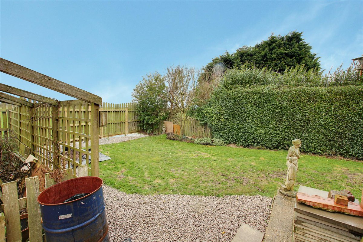 choiceagent's tweet photo. **GREAT NEW LISTING**

Alford Road, Mablethorpe | £274,950

Situated on the outskirts of Mablethorpe is this spacious, well presented and individually designed three bedroom (one en-suite) detached bungalow with three reception rooms and a conservatory. 
Call us on 01507 472016! https://t.co/p612KdpQBH