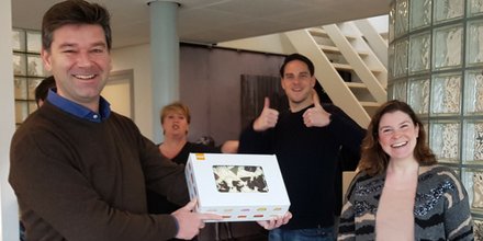 Bij Switch Reclamebureau #Mijdrecht hadden ze vanmorgen taart bij de koffie! Omdat ze uit alle inschrijvers voor #BeursvloerDRV getrokken waren als winnaar van de week. Ook zin in taart bij de koffie? Schrijf u in voor de Beursvloer op 8 maart derondeveenseuitdaging.nl