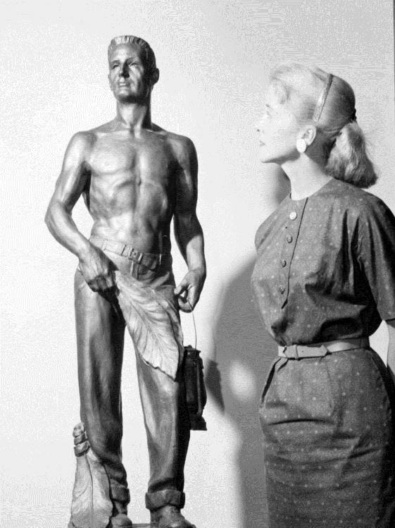 RelishNOW's tweet image. The current attention given to the U.S. 52 arches, which were lit last week, reminded us of a previous highway art project that is an interesting anecdote in the history of Winston-Salem. ow.ly/ForW30icQ02