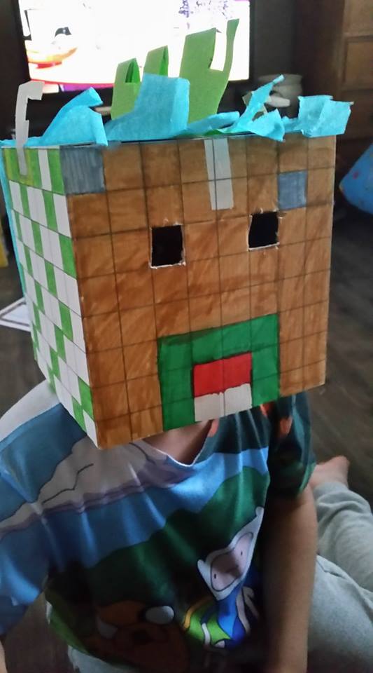 boxhead_craft's tweet image. #aBoxHeadaDay keeps the creepers away #Minecraft #BoxHeadCraft #DressUp #DIYBoxHead