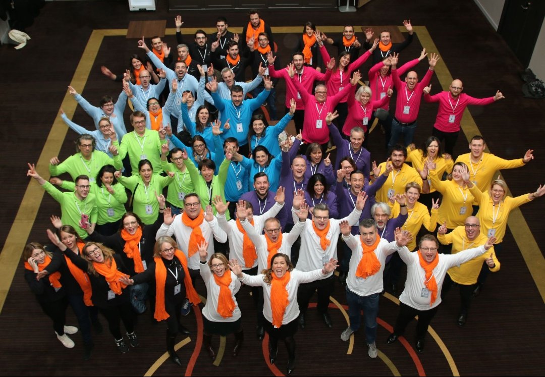 Orange Store tweet media