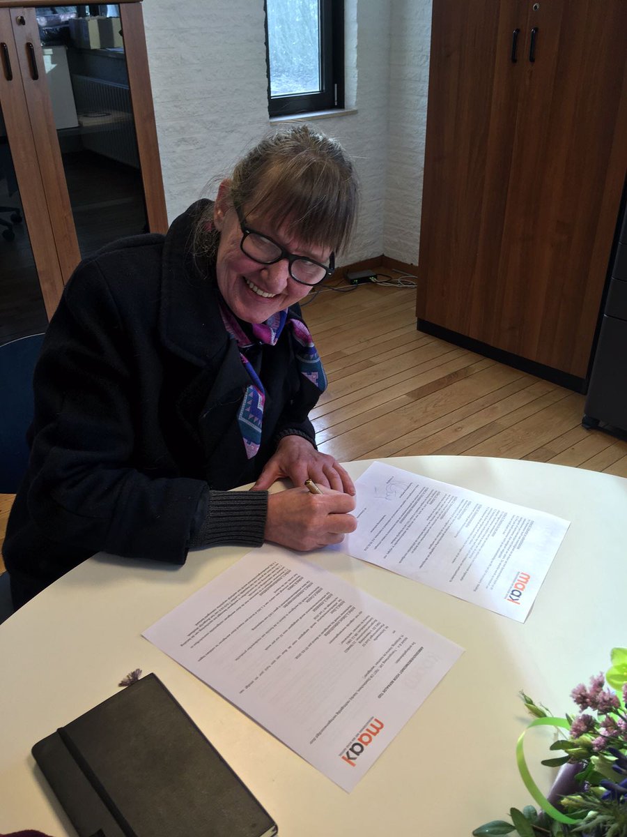 BW_Oost's tweet photo. En we blijven successen boeken bij BW Oost, weer 2 gemotiveerde mensen een contract getekend vanuit een werkfit traject. Gefeliciteerd! https://t.co/ZpBKMshLXS
