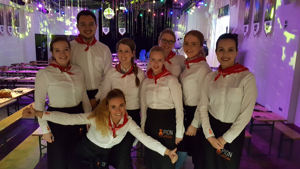 PIONhorecapromo's tweet photo. Wat een feest, wat een feest.
@Vastenavend periode is ook bij @PIONhorecapromo begonnen!!
#bergenopzoom #roosendaal #carnaval #noordhoek https://t.co/Em5RH9VP0Q
