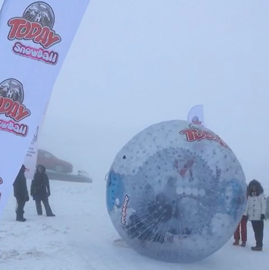 elvangroup1's tweet photo. #SNOWBAL LEZZET BAYRAĞI ULUDAĞ ZİRVESİNE DİKİLDİ!
Üniversite öğrencilerinin katılımıyla gerçekleşen #Whitefest , Uludağ’da devam ediyor... #Whitefest2018 sponsoru olan #TODAYSNOWBALL, Uludağ'ın zirvesine lezzet bayrağını dikmiş durumda... #snowball https://t.co/tqiMHTmmga