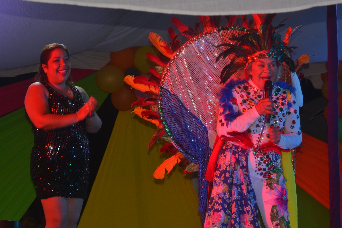 parrandeandogab's tweet photo. Vargas tiene reina de la 3edad y es de la parroquia Caraballeda. #EnVargasViveElCarnaval. https://t.co/f2pKKbbkMj