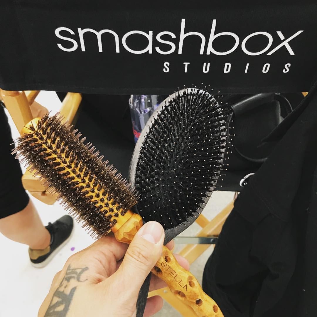 coccohairpro's tweet photo. #BeAwesome #Stella #brushes
Repost @jinbanghair
@smashboxcosmetics @smashboxstudios @smashboxvenice
@jinbanghair @ensotools @teresuch *
#hairdresser #ensotools https://t.co/DWvMPi1l84