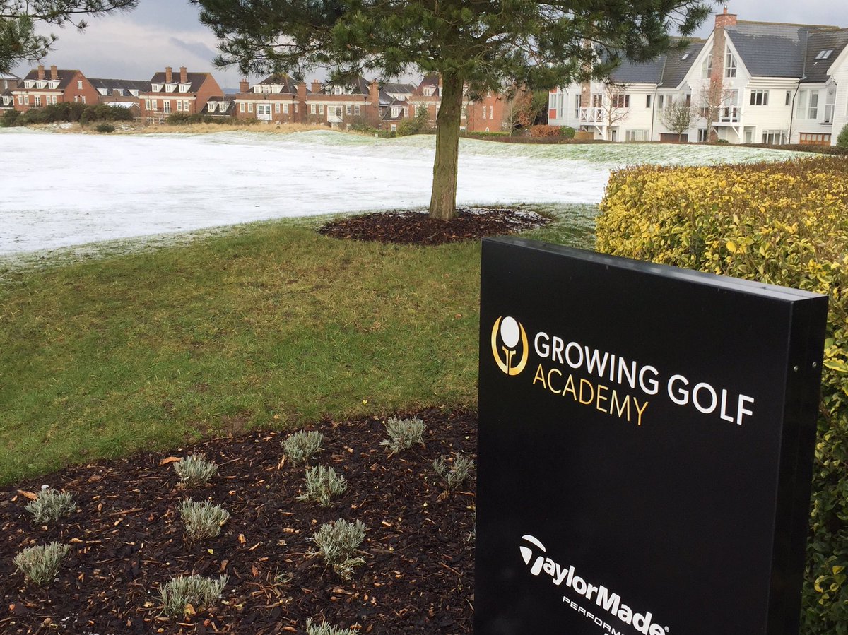 Snow outside? Warm inside <a href="/ForesightSports/">Foresight Sports</a> <a href="/MarkTrow1/">Mark Trow</a> <a href="/KingsHillGolf/">Kings Hill Golf Club</a> <a href="/chrisianpearson/">Chris Pearson</a> #allweather #getbetter