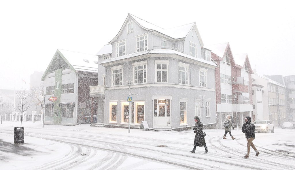 rvkgrapevine's tweet photo. A Magical Snowfall On The Streets Of Reykjavík https://t.co/bvQEiCYEIW https://t.co/FnZKVzhcYD