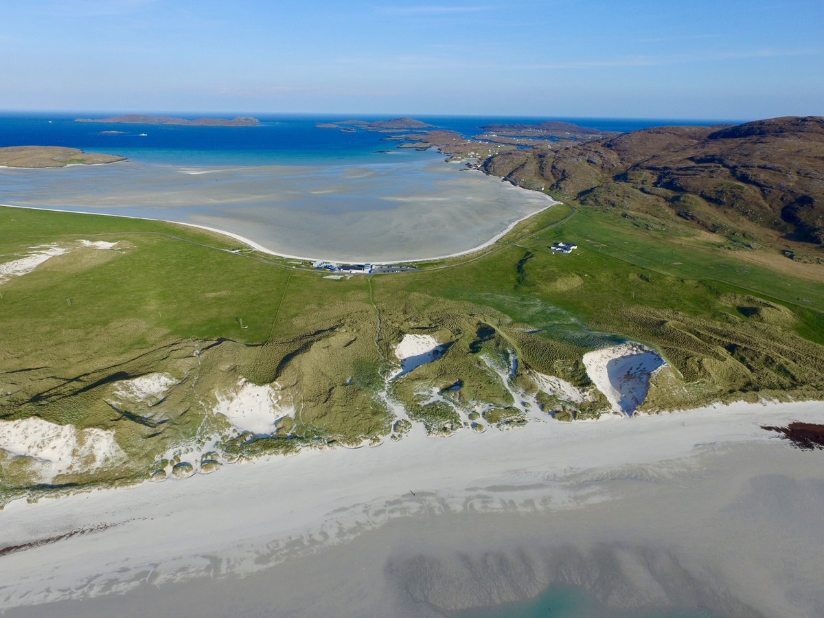 Don't forget to vote!  <a href="/BRRAirport/">Barra Airport</a> has made the world's most stunning airport landings shortlist - again! Please help us get them to number 1 by voting for Barra bit.ly/2kJUFfs - voting closes 28th February #ScenicAirports