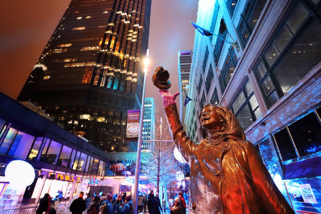 Mary Tyler Moore statue in downtown Minneapolis