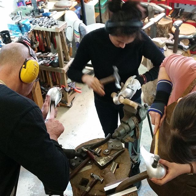 This week we will be running the 3rd of our skills programmes in partnership with the Goldsmiths’ Centre, looking at forging cutlery in the heart of Sheffield. Brett Payne will be hosting the five day training event in his studio … buff.ly/2EF8x5k