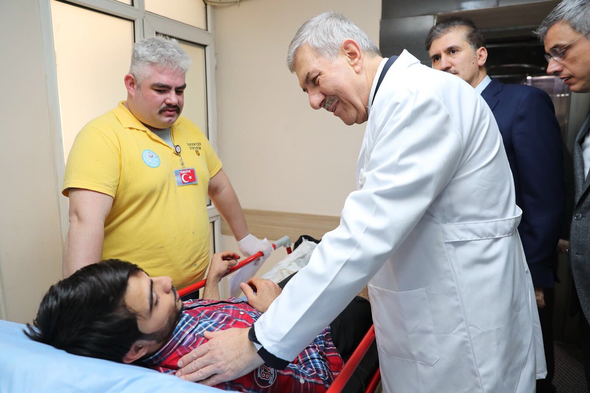 saglikbakanligi's tweet photo. Sağlık Bakanı Demircan acilleri ziyaret etti.  

🔗 https://t.co/ut4Jvz2T1o https://t.co/lRHONmu2tb