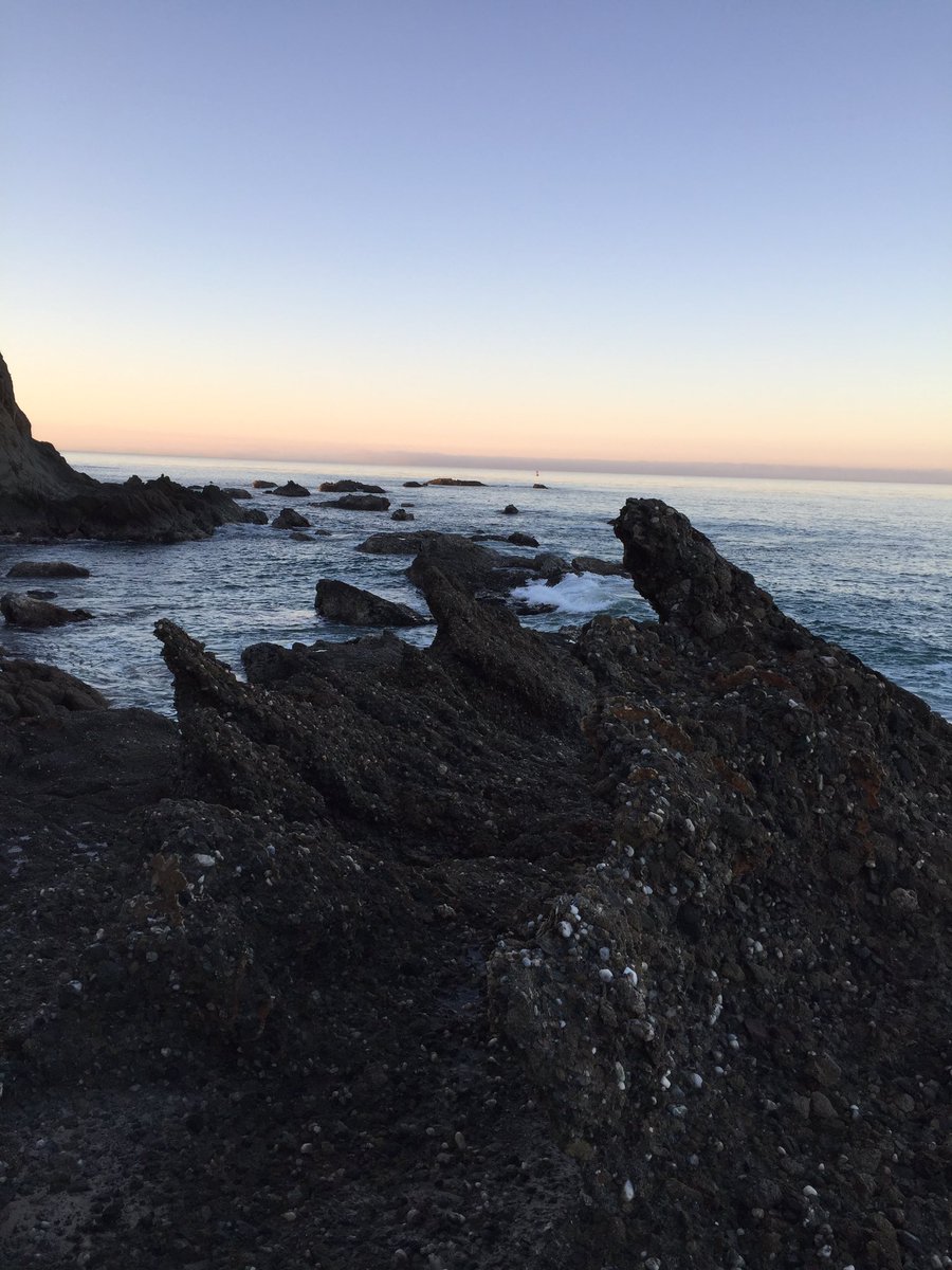 Climbing out on a rocky point in the ocean is a great place to contemplate the universe or nothing at all
#meditation