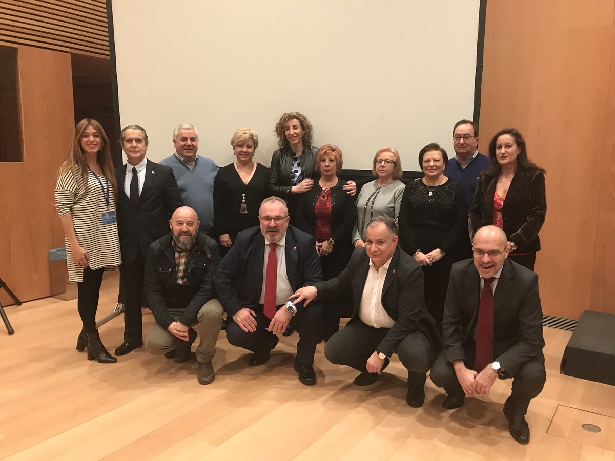 Finalizan las jornadas en Pamplona con la foto de familia de las víctimas de ETA y la AVT