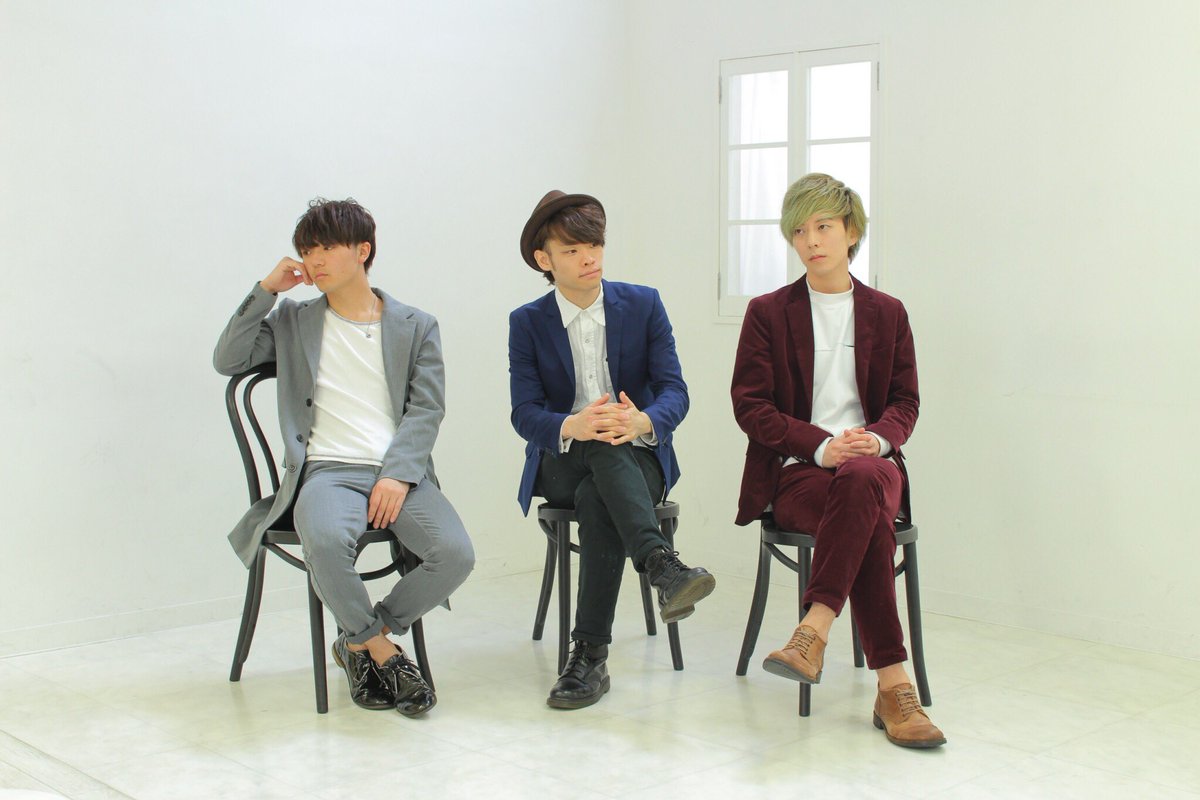 k_s_6_8_'s tweet photo. こんなカッコつけてるけど鼻の穴は三角です△▽
#馬と恐竜のハーフ #ファッスプ
#fatspread https://t.co/N9q2HhDTKv