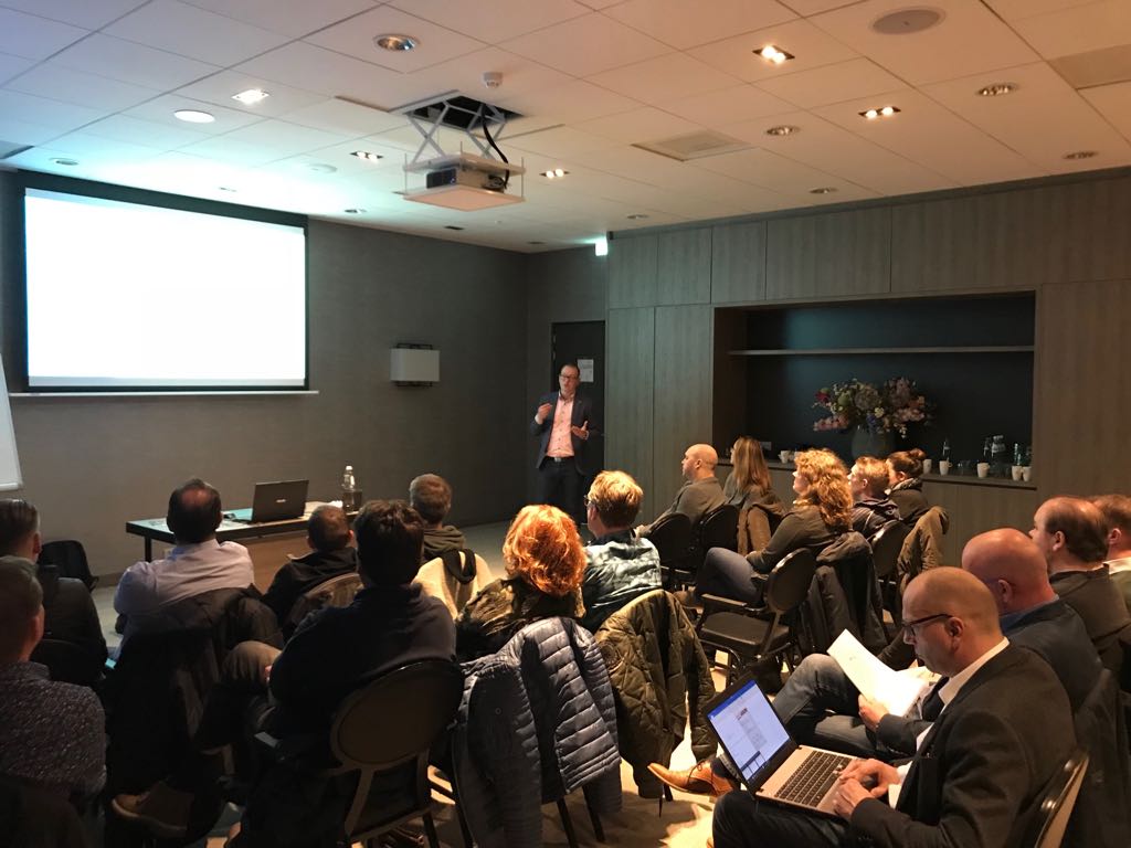 valksolutions's tweet photo. Vanavond #roadshow Dierspecialist! Ondernemers horen over de projectplanning en vervolg stappen! #retail #omnichannel #ASPOS https://t.co/nBKPj4i6oq