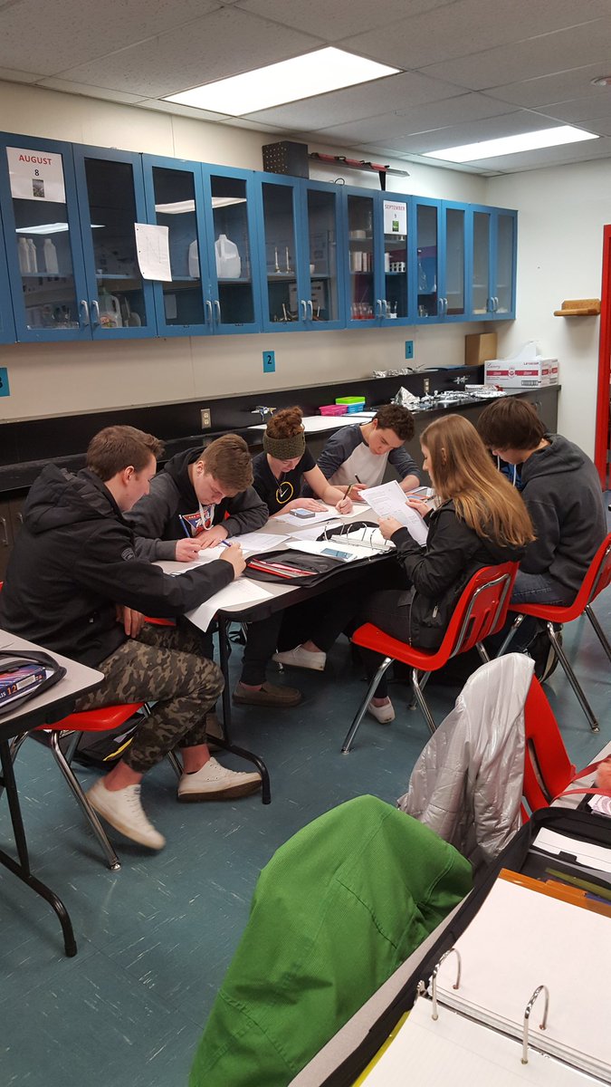 PACarlton's tweet image. Jigsaw in period 4 physics 30.  So much learning about gravitational fields #saderscience