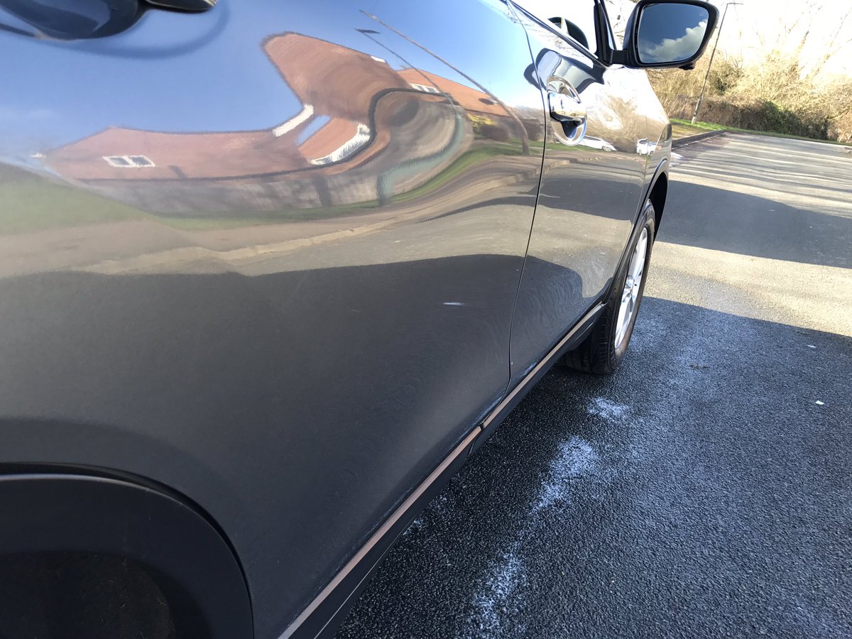 MotorSplash_'s tweet image. Happy Monday everyone! Nissan in today for a mini valet #Nissan #Innsworth #Gloucestershire #Valeting