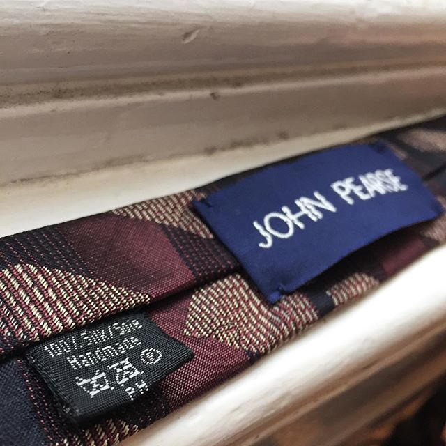 AnthroDandy's tweet photo. The kind of label I love to find! Fabulous silk tie from @johnpearsetailor handmade in the UK. #mensstyle #mensfashion #menswear #menwithstyle #mensweardaily #dapper #dandy #bohochic #sharp #suave #sprezzatura #madeinengland #mensaccessories #devilsinthe… https://t.co/EtweYPjx3O https://t.co/ILwuIb7dPA
