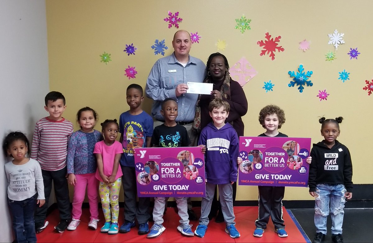 ColonialBanking's tweet photo. The Colonial Savings Foundation recently gave a #donation to the Ryan Family YMCA after school programs in south Fort Worth. The donation will be used to help offer scholarships to families who cannot pay for after school care. #GoColonial #IAmColonial https://t.co/IvsrJ1aaM8
