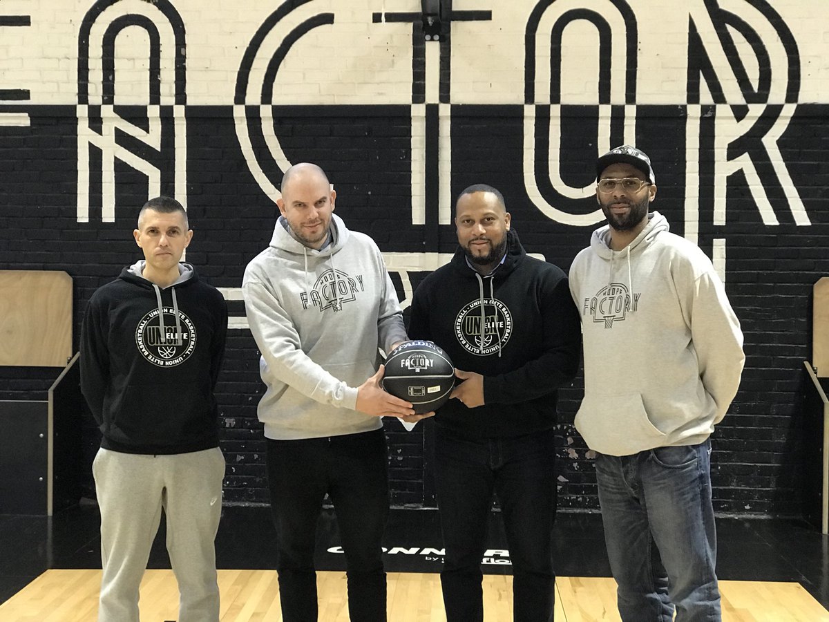 UnionEliteBBall's tweet photo. C’est fait! partenariat signé entre @union93elite et @hoops_factory merci pour l’accueil @logy_hoopsfactory et @theladyhoop  🏀🏀🏀 #JeunesUnionElite #UEFormation #GAGNONSENSEMBLE @LeParisien_93 #Paris2024 @lacourneuve93 @93Romainville @leslilas @GLafeuille @LionelBenharous https://t.co/AFTJw7EreI