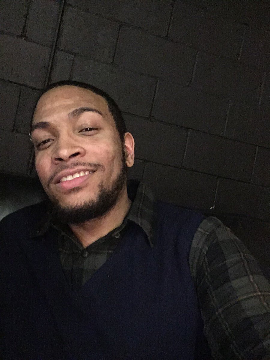 RealWrightWay's tweet photo. Hope I ain't too late 😅#BlackMenSmilling #BlackHistoryMonth #radio #chicago #February #BlackWomenSmilling #BlackLove #blackman #goodmorning #BlackHistory #glasses #twitternews #blacktwitter #YouTube #broadcasting https://t.co/j26qdQ5msT