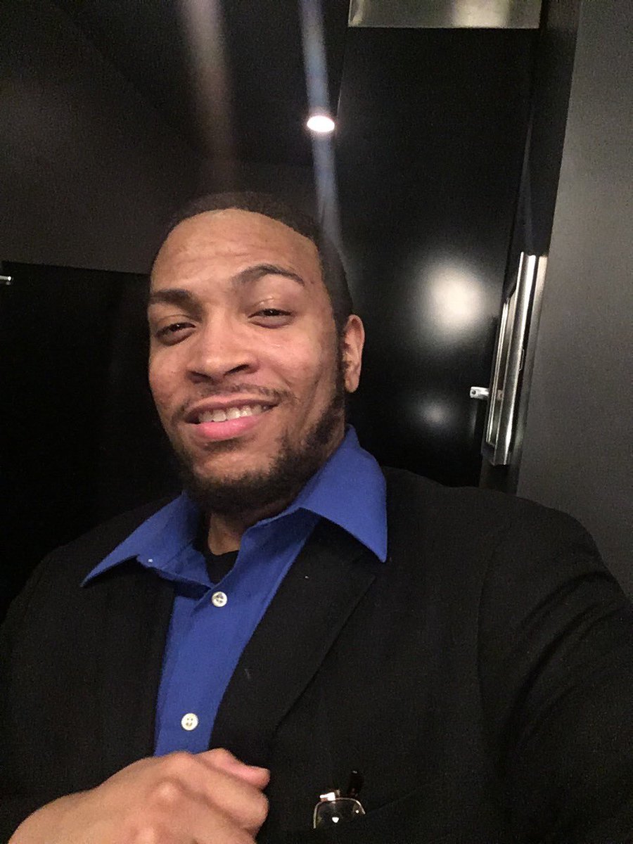 RealWrightWay's tweet photo. Hope I ain't too late 😅#BlackMenSmilling #BlackHistoryMonth #radio #chicago #February #BlackWomenSmilling #BlackLove #blackman #goodmorning #BlackHistory #glasses #twitternews #blacktwitter #YouTube #broadcasting https://t.co/j26qdQ5msT