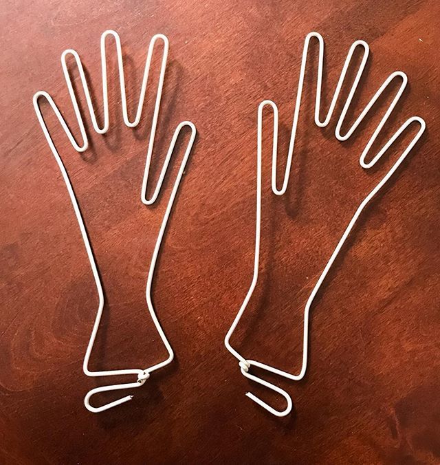 Dana_Gervais_'s tweet photo. I’ve added another pair of vintage glove stretchers to my growing collection of vintage knitting supplies. I 🖤 these because they’re coated so I can use them for blocking without worrying about rust. Do you collect anything knitting-related? 😃➰
:
:
#knitting #knittersofins… https://t.co/sdOzJoAoo5