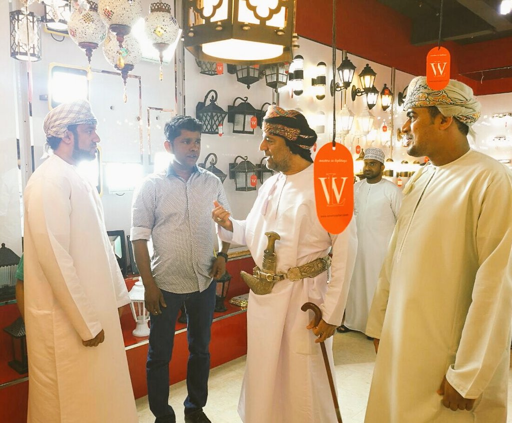 ali_klbani's tweet photo. مدير وصاحب مكتب الكلباني للعقارات علي بن صالح الكلباني🌹يفتتح محل وسمي لايتس بعبري لبيع الأدوات الكهربائيةوالإنارة وسط تنوع في معروضاته ومعقولية أسعاره🌹فهيا لزيارته!! https://t.co/OhRPd2j7Id