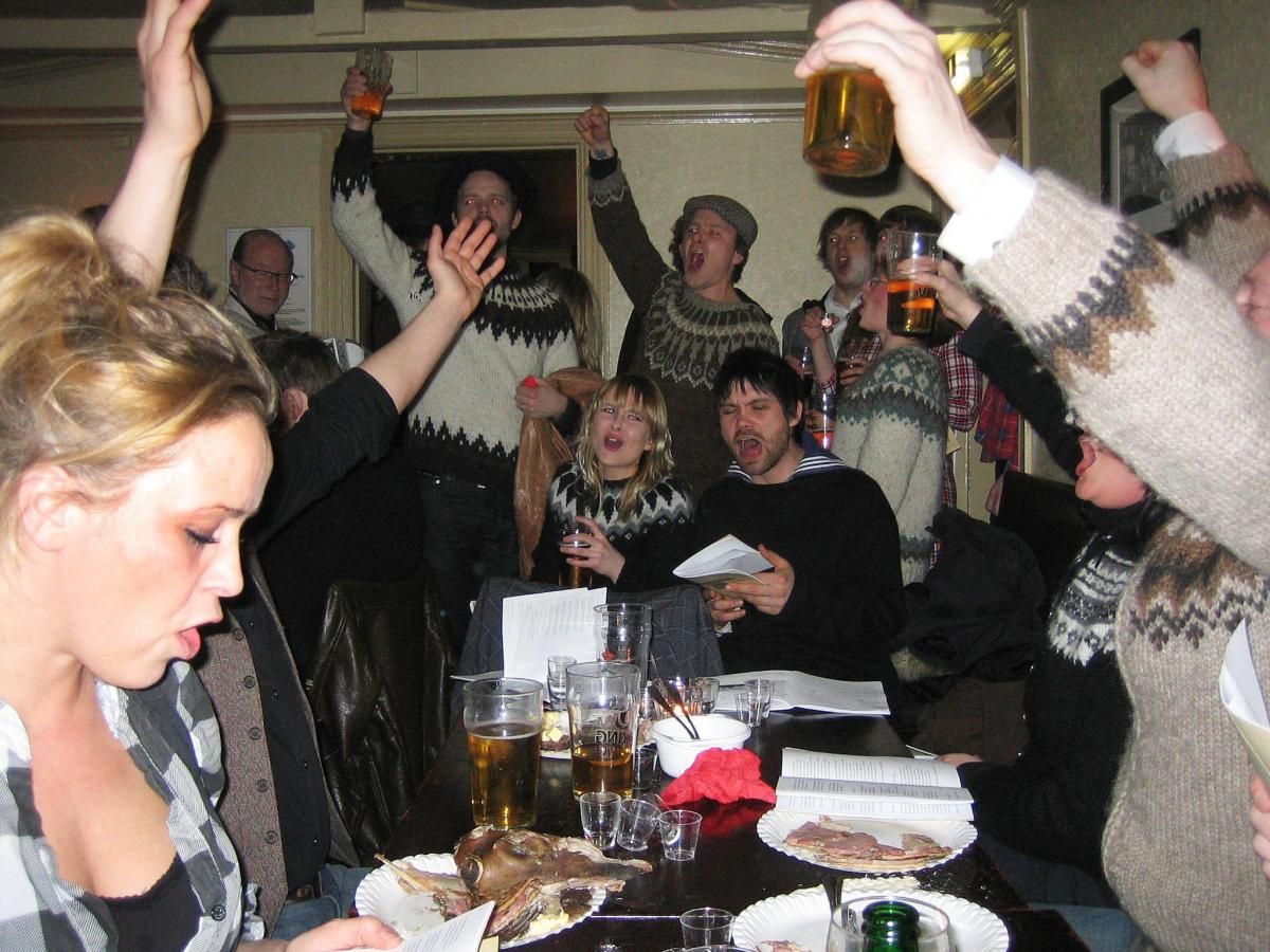 IceSif's tweet photo. #VikingSnacks served at Icelandic Thorrablot parties: pickled ram testes, sheep-head-on-a-stick, putrefied shark, head cheese on rye, and black blood pudding https://t.co/8zBmOd5z7h https://t.co/Luitw0NUwj
