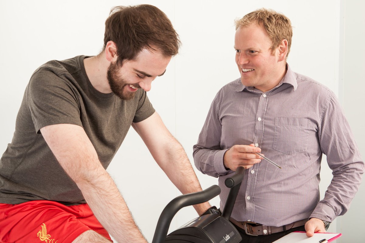 asthmalunguk's tweet photo. Do you have asthma? 
Are you physically active? 
Why not help trial a winter exercise face mask with the University of Kent &amp; Asthma UK? Find out more &amp; get involved: https://t.co/MoM1IN2yVo #MondayMotivation https://t.co/5ZBiMxG8VX
