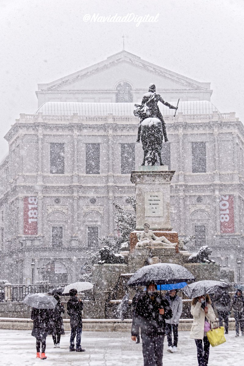 Navidad Digital ×'×˜×•×•×™×˜×¨ Dia Unico De Nieve En Madrid Pocas Veces Puede Verse El Teatro Real Nevado Y Escuchar Las Doce Campanadas Mientras Sientes Los Copos De Nieve Derritiendose En La Piel
