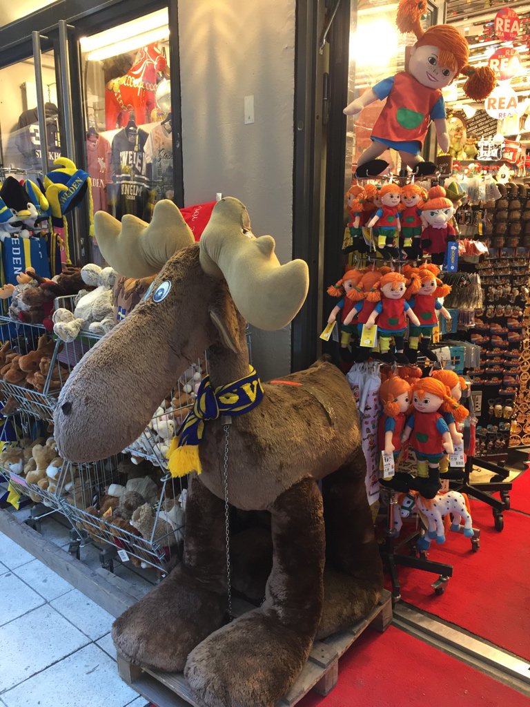 RowdyRabouw's tweet photo. I took the opportunity to walk around #Stockhol a little. Very nice town, cold though 😁 See you tomorrow at @Jfokus #jfokus2018 https://t.co/TyIGqQ5P8R