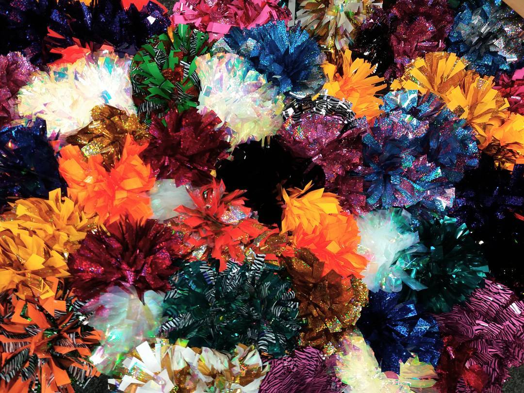 CheerWorldUK's tweet photo. 🌈It's a rainbow ocean of poms! What a fab delivery to come in today! All packaged up now and heading off to Rushby Dance and Fitness! 🌈 #poms #pompoms #cheerleaderpoms #pomdance #cheer #pomroutine #rushbydance #rushbydanceandfitness https://t.co/eXDfPbmxVD