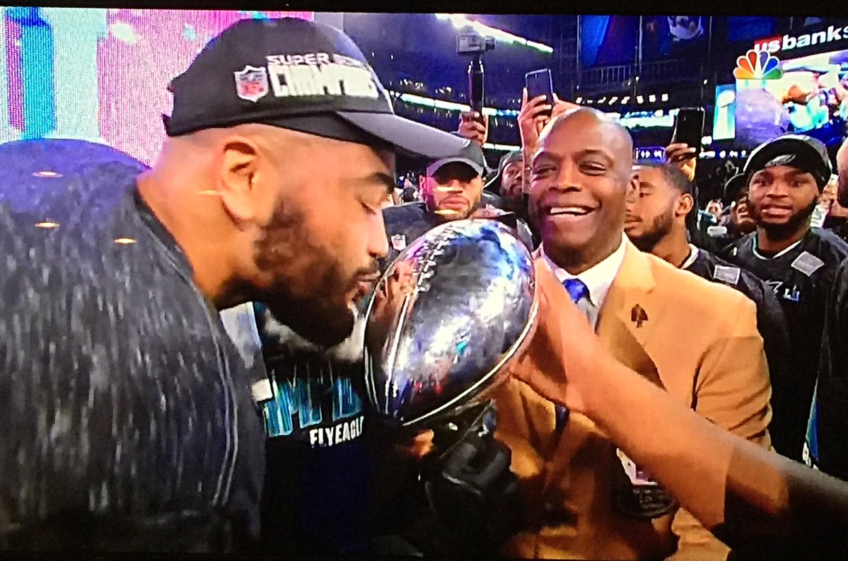 dalyalyse's tweet photo. Our champion!! So proud of you D!! #FlyEaglesFly #BAeagles @dbarnett25 https://t.co/OG3RTD46Wo