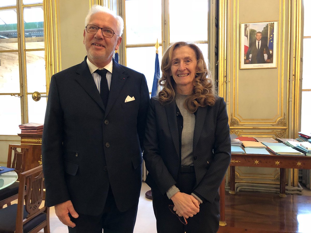 #chantiersjustice : <a href="/PatrickSannino/">sannino patrick</a> reçu par <a href="/NBelloubet/">Nicole Belloubet</a> pour présenter les propositions des #huissiers de justice sur le #numerique, la #mediation et la procedure civile. ecoute et dialogue, pour l'innovation au service du justiciable, avec les professions du droit